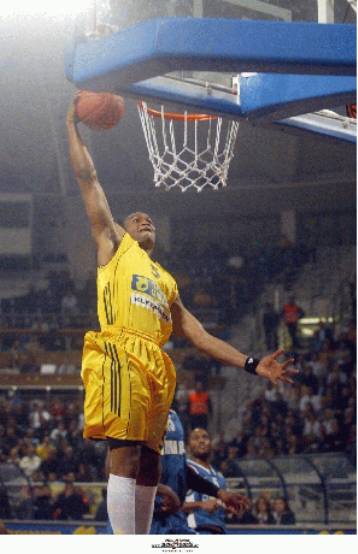 Κίτρινος… Κολοσσός στο «Αλεξάνδρειο» έσπασε το αρνητικό σερί