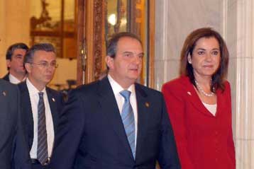 Στην επόμενη ημέρα μετά το βέτο στρέφεται το ενδιαφέρον της κυβέρνησης