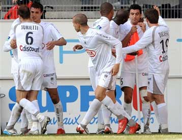 Ακουμπάει το… σεντόνι η Μπορντό με 2-0 επί της Ρεν