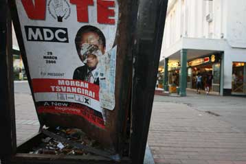 Εκ νέου καταμέτρηση των ψήφων των εκλογών στη Ζιμπάμπουε ζητά το κόμμα του Μουγκάμπε