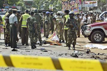 Υπουργός στη Σρι Λάνκα έχασε τη ζωή του σε βομβιστική επίθεση