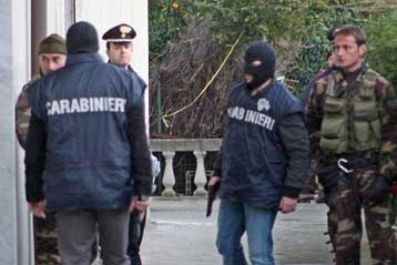 Δεκάδες συλλήψεις σε αστυνομική επιχείρηση κατά της καλαβρέζικης Ντρανγκέτα