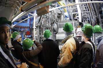 Χιλιάδες επισκέπτες στον εντυπωσιακό επιταχυντή του CERN