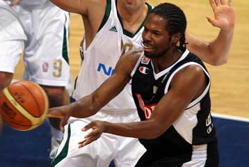 Συγνώμη από Γκιλέσπι και επιστροφή στις προπονήσεις του ΠΑΟΚ