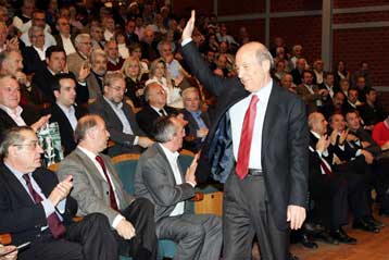 «Καμπανάκι» από Κ.Σημίτη για εξωτερική πολιτική, οικονομία και τα ποσοστά του ΠΑΣΟΚ