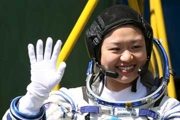 Ρωσικό Soyuz μεταφέρει την πρώτη αστροναύτη της Ν.Κορέας