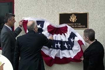 Οι ΗΠΑ εγκαινίασαν την πρεσβεία τους στην Πρίστινα