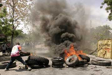 Στους δρόμους οι Αϊτινοί για την ραγδαία άνοδο των τιμών των τροφίμων