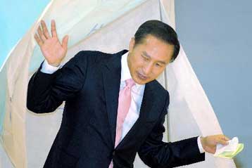 Μεγάλη εκλογική νίκη για το συντηρητικό κόμμα του προέδρου της Νοτίου Κορέας