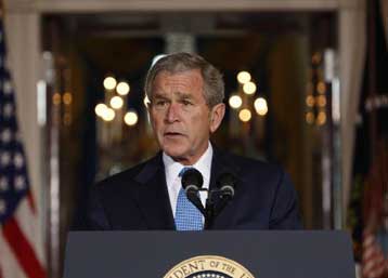 Παγώνει επ αόριστον ο Τζορτζ Μπους την απόσυρση στρατευμάτων από το Ιράκ