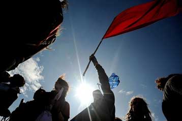 Χιλιάδες διαδηλωτές στο Παρίσι κατά των εκπαιδευτικών μεταρρυθμίσεων