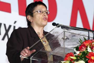 Ρήξη με την πολιτική της Ευρωπαϊκής Ένωσης ζητά η Αλέκα Παπαρήγα