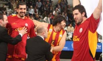 Γαλατάσαραϊ και Μπανταλόνα το πρώτο ζευγάρι των ημιτελικών