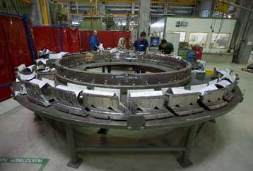 Πτώση κερδών α΄τριμήνου και αναθεώρηση προβλέψεων για το 2008 από την General Electric