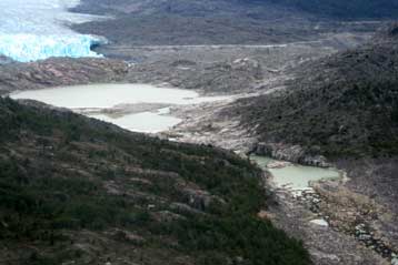Λίμνη στη Χιλή άδειασε αιφνιδίως λόγω λιώσιμου του πάγου