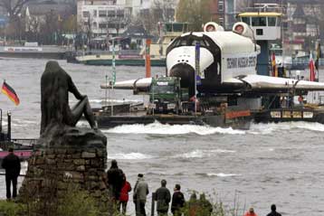Το ρωσικό διαστημικό λεωφορείο διαπλέει τον Ρήνο