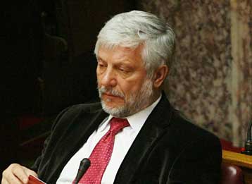 Σκληρή κριτική Τατούλη στο σύνολο της κυβερνητικής πολιτικής από το βήμα της ΚΕ της ΝΔ