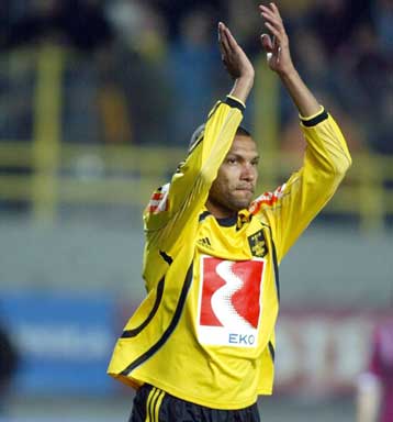 Θέλει να φύγει ο Αμορόζο που δεν θα αγωνισθεί στη Λεωφόρο