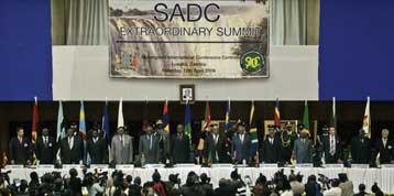 Αμεση ανακοίνωση των εκλογικών αποτελεσμάτων στη Ζιμπάμπουε ζητά περιφερειακή σύνοδος