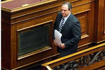 Αναθεώρηση του Συντάγματος από μηδενική βάση μεθοδεύει η κυβέρνηση