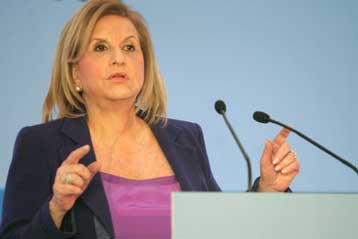 Αλλαγές σε Δημόσιο, ΟΓΑ και ΙΚΑ προαναγγέλλει η Φ.Πάλλη-Πετραλιά