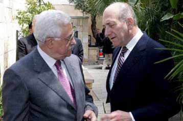 Αιφνιδιαστική συνάντηση Ολμέρτ και Αμπάς για τις ειρηνευτικές προσπάθειες