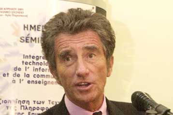 Καθήκον της Βρετανίας να επιστραφούν τα Γλυπτά του Παρθενώνα, τονίζει ο Ζακ Λανγκ