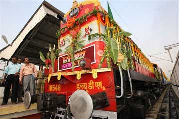 Το «Εξπρές της Φιλίας» επανασυνδέει Ντάκα – Καλκούτα έπειτα από 43 χρόνια