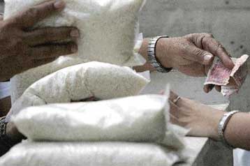 ΗΠΑ και ΟΗΕ εκφράζουν την ανησυχία τους για την παγκόσμια έλλειψη των τροφίμων