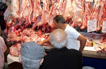 Σε κλοιό ακρίβειας οι καταναλωτές εν όψει Πάσχα