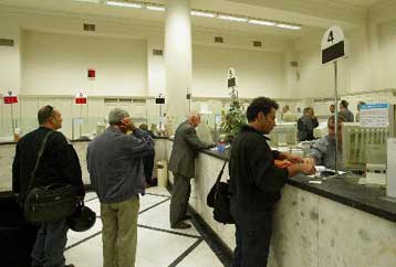 Έκρηξη κατασχέσεων ακινήτων και ΙΧ λόγω της κούρσας των επιτοκίων