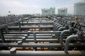 To ένα μετά το άλλο ρεκόρ καταρρίπτει το πετρέλαιο