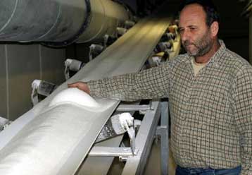 Υπερψηφίστηκε η τροπολογία για την παραγωγή βιοαιθανόλης από τα εργοστάσια της ΕΒΖ