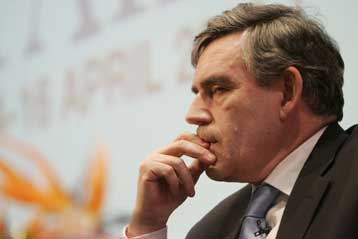 Πρωθυπουργός με προθεσμία ως το Μάιο του 2009 ο Μπράουν, αναφέρει βρετανική εφημερίδα