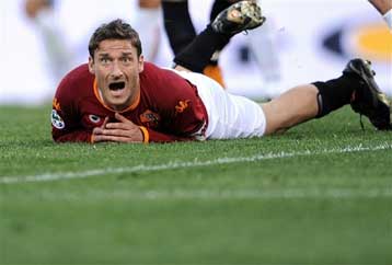 Ο Τότι «μίλησε» και η Ρόμα 1-0 την Κατάνια