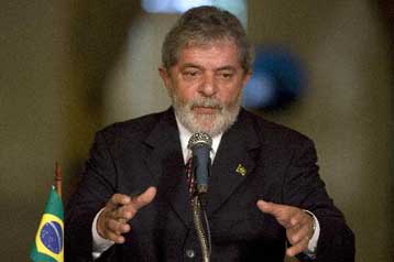 Δεν ευθύνονται τα βιοκαύσιμα για τις τιμές των τροφίμων, υποστηρίζει ο Λούλα