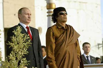 Με μεγάλα συμβόλαια έναντι παραγραφής χρέους αναχωρεί ο Πούτιν από τη Λιβύη