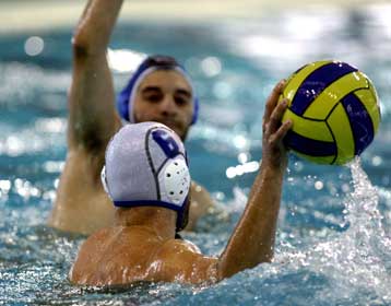 Ολυμπιακός και Εθνικός για το στέμμα του πρωταθλητή, απέκλεισαν Χίο και Πανιώνιο