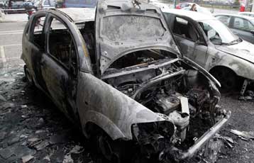 Επιθέσεις με γκαζάκια σε διπλωματικά οχήματα της Τουρκίας και της Βοσνίας-Ερζεγοβίνης