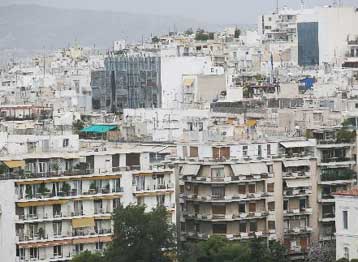 Υψηλά επιτόκια και ακριβές τιμές στρέφουν τους αγοραστές στα παλαιά ακίνητα