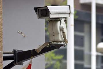 Πράσινο φως για κάμερες σε σπίτια υπόπτων σχεδιάζει να δώσει η Γερμανία