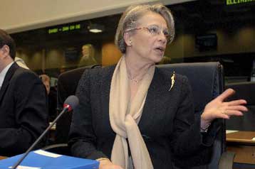 Η Κομισιόν αναλαμβάνει τη διαπραγμάτευση με τις ΗΠΑ για την κατάργηση της βίζας