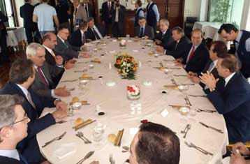 Δεν αποκλείει ανάκληση της απελευθέρωσης των ναύλων στα πλοία ο Γ.Βουλγαράκης