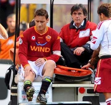 Σοβαρός ο τραυματισμός του Τότι, ένα εξάμηνο εκτός δράσης