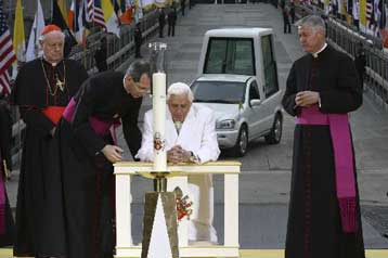 Για την ειρήνη και τα θύματα της 11ης Σεπτεμβρίου προσευχήθηκε ο Πάπας