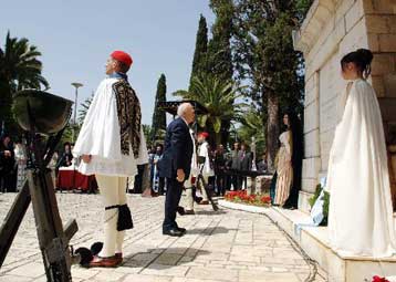 Στο Μεσολόγγι ο Κάρολος Παπούλιας για την 182η επέτειο της Εξόδου