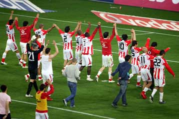 Ο πρωταθλητής μπορεί να περιμένει, στα πλέι-οφ ο Πανιώνιος, υποβιβάσθηκε ο Ατρόμητος