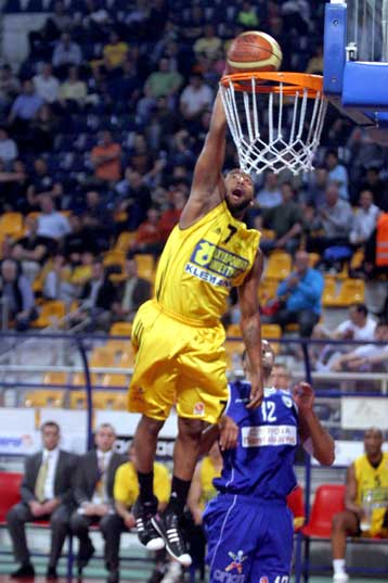 Επίδειξη δύναμης από τον Αρη, χάνει τα πλέι οφ το Αιγάλεω