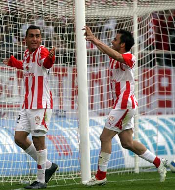 Την επικύρωση του 11ου περιμένει ο Ολυμπιακός επικρατώντας με 3-1 του Ηρακλή