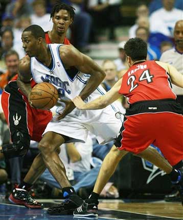 Ο Χάουαρντ οδήγησε τους Μάτζικ στη νίκη επί των Ράπτορς